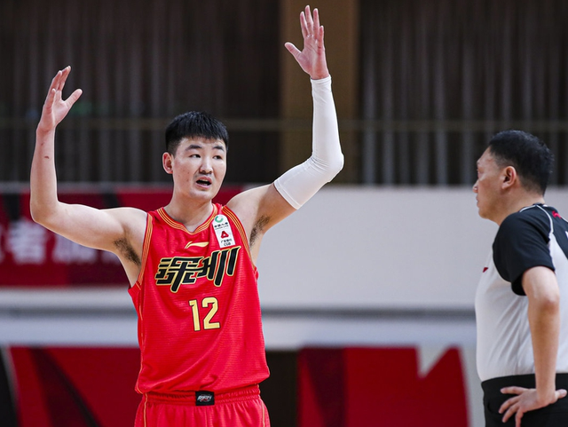 包含谢周三客场势如破竹，大胜对手继续稳步前进的词条