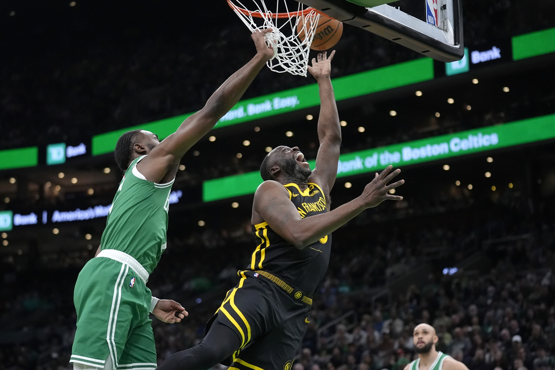 凯尔特人豪取九连胜，黄蜂大胜快船的简单介绍