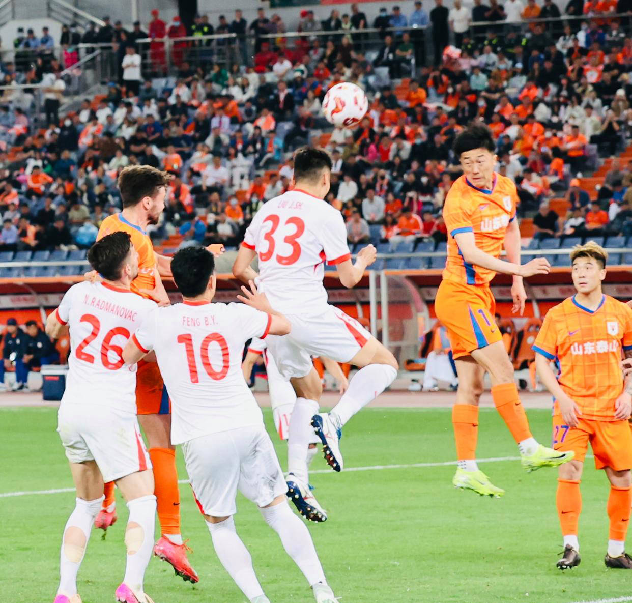 球队士气高涨，备战接下来的比赛