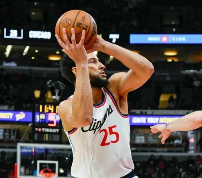 尼克斯客场获胜，西蒙斯突破得分的简单介绍