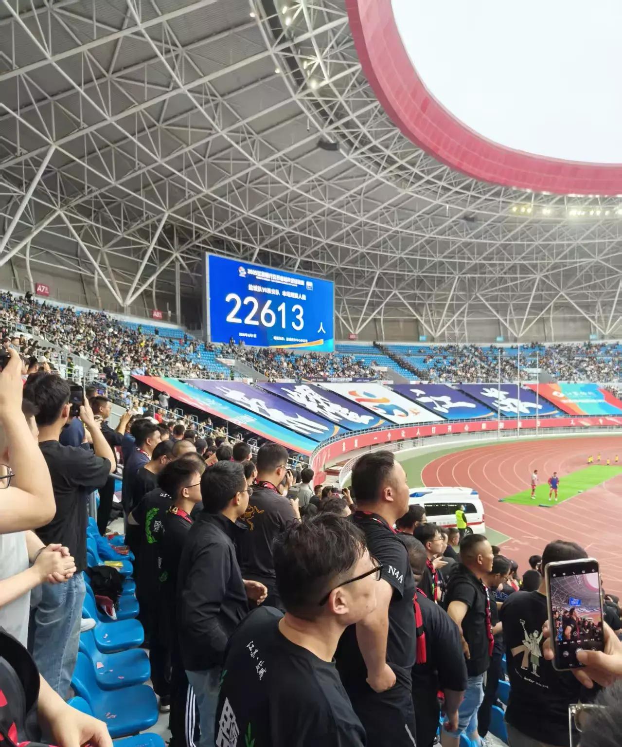 开云体育官方网站-意甲球队公开训练日现场火爆，球迷热情高涨的简单介绍