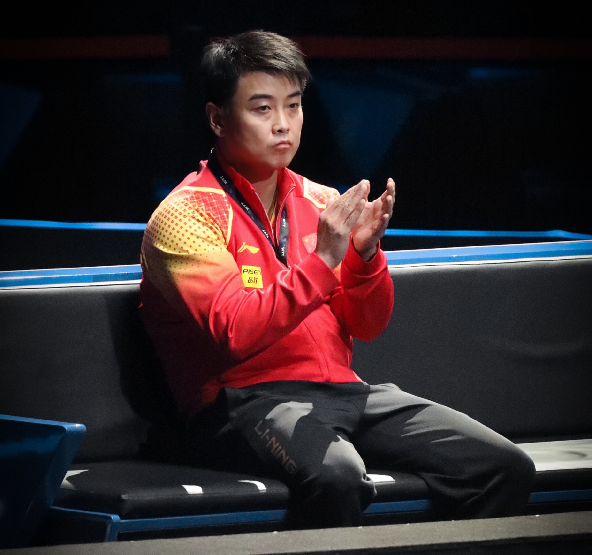 波兰队力克英格兰队，王皓点燃赛场