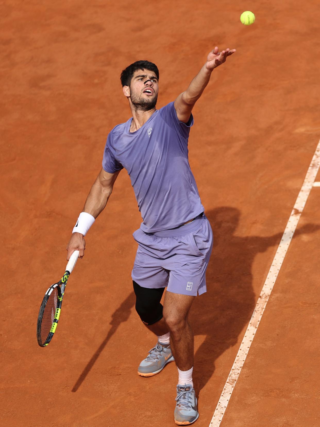 ATP总决赛险胜戴维斯杯，阿尔卡拉斯刷新纪录的简单介绍