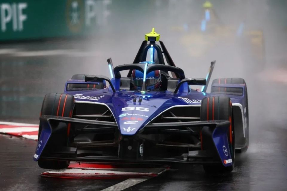 索伯车队力克梅赛德斯，勒克莱尔刷新纪录的简单介绍