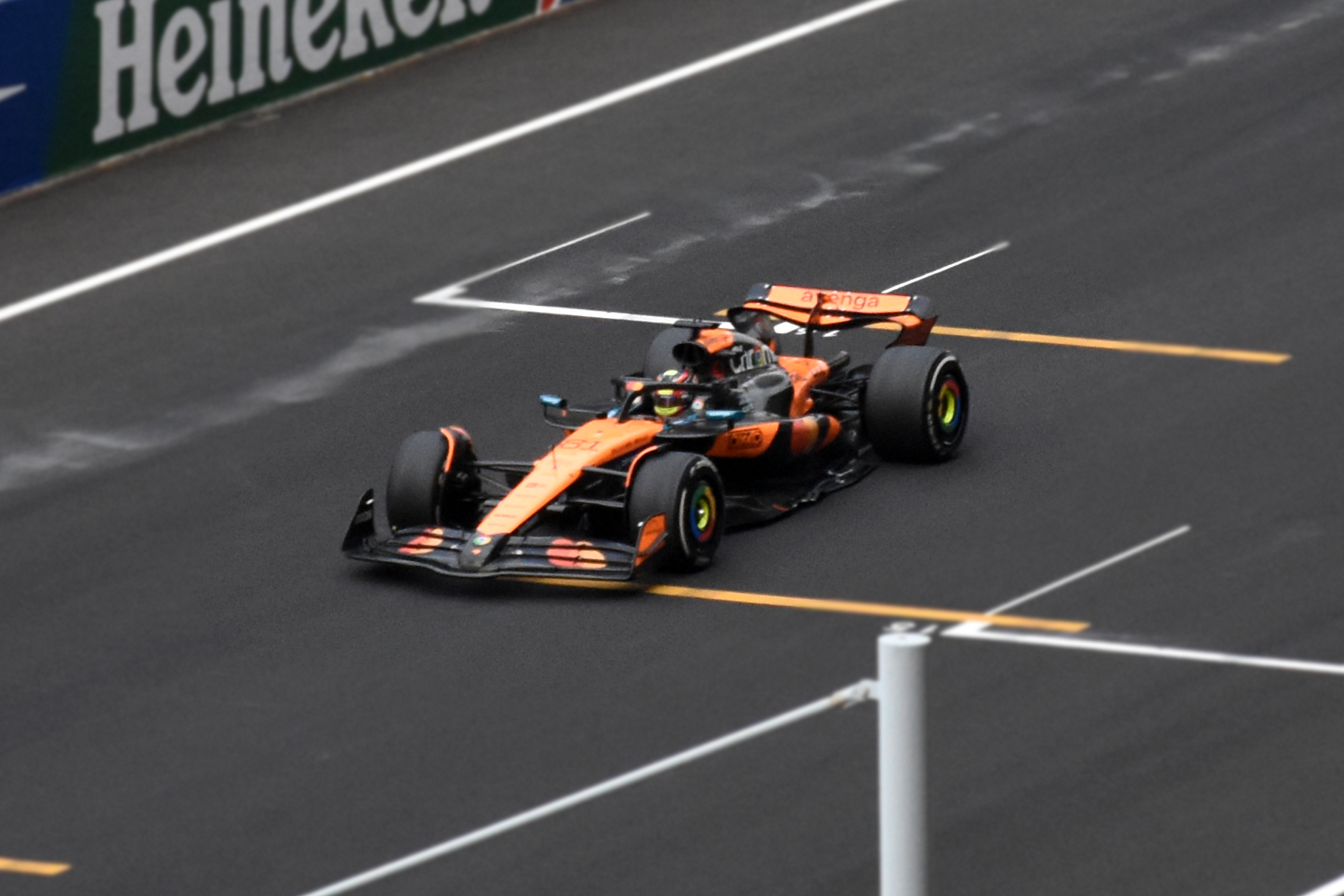 迈凯伦轻取阿斯顿马丁，阿隆索状态火热的简单介绍