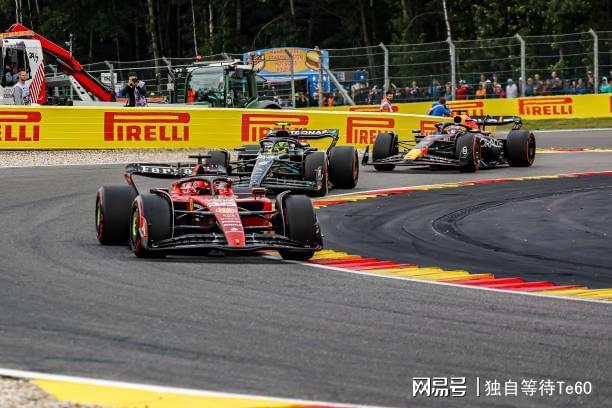 梅赛德斯完胜红牛车队，汉密尔顿关键制胜的简单介绍